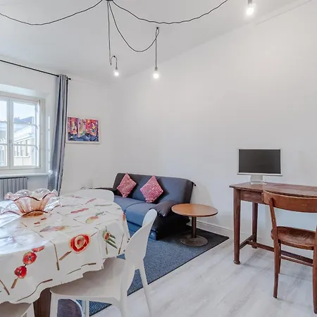 Guesthost - Casa Ellebi In The Heart Of Appartement