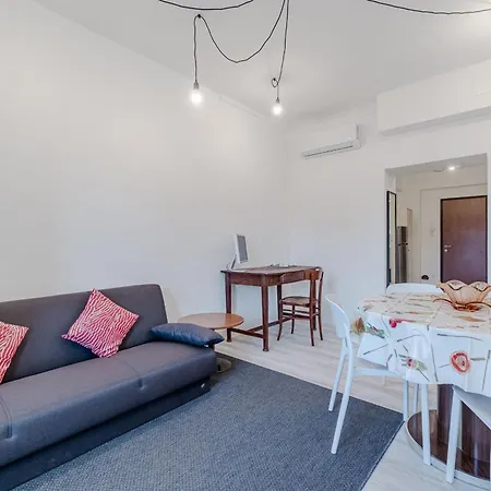 Guesthost - Casa Ellebi In The Heart Of Appartement