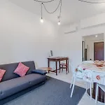 Guesthost - Casa Ellebi In The Heart Of شقة