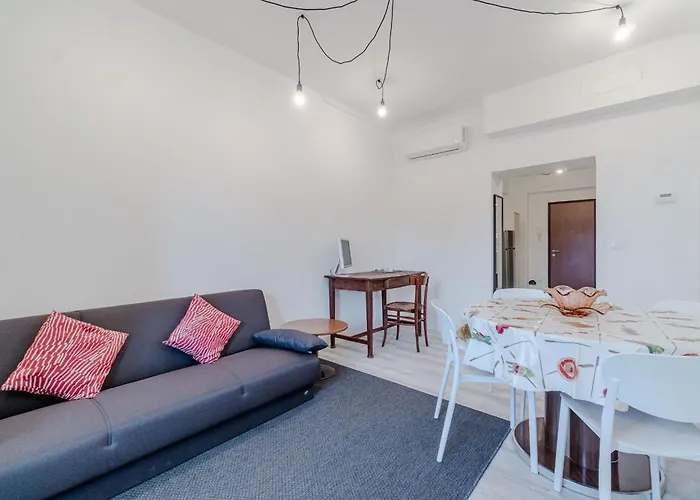Guesthost - Casa Ellebi In The Heart Of Apartamento